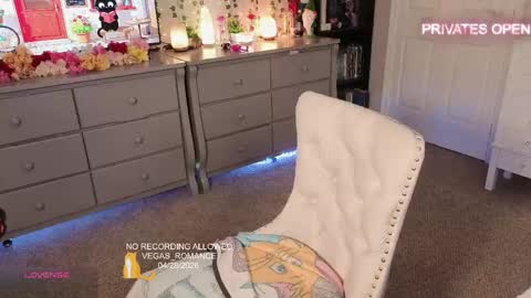 vegas_romance online show from April 29, 3:11 am