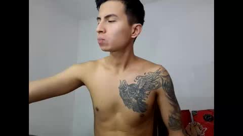 velk_hot1 online show from March 7, 7:05 pm