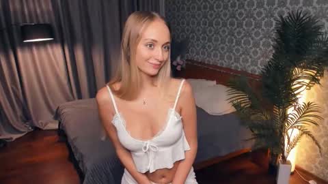 Snapshot of vellaford chatting on October 23, 11:23 am Eva online show from October 23, 11:23 am