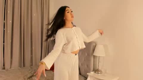 Vella online show from March 10, 7:29 pm