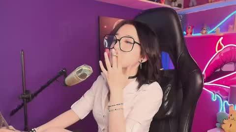 velvet_cak3_ online show from March 11, 9:29 pm