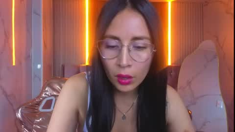 velvet_celeste_b online show from April 25, 12:51 pm