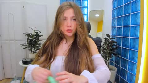 velvet_cherry online show from January 31, 4:38 pm