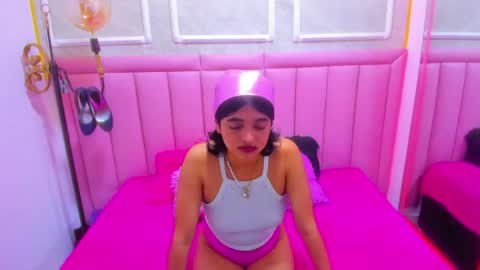 velvet_giirll online show from July 9, 1:48 pm
