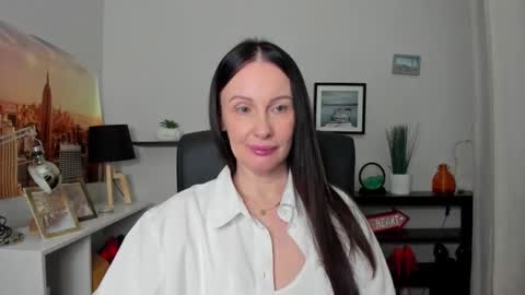 Snapshot of velvet_jasmine chatting on October 8, 6:19 am Jasmine online show from October 8, 6:19 am