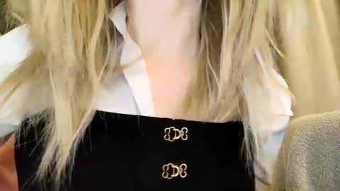 Uma online show from May 14, 8:29 pm