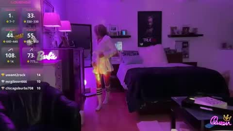 VelvetBarbie online show from May 2, 1:33 am
