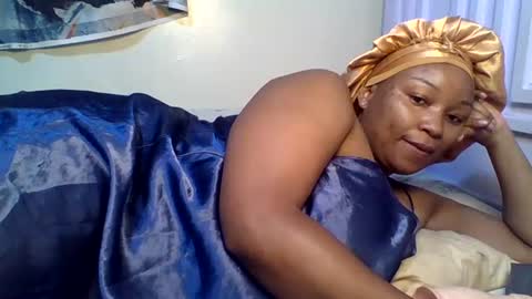 Prettie diva online show from August 6, 2:26 pm
