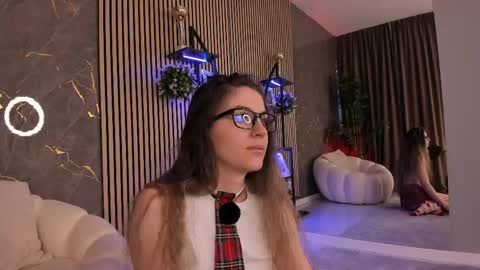 Velvet online show from May 2, 3:45 am