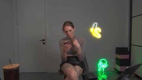 VelvetTGirl online show from March 10, 5:06 pm