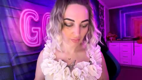 MERYEM online show from March 15, 6:44 pm