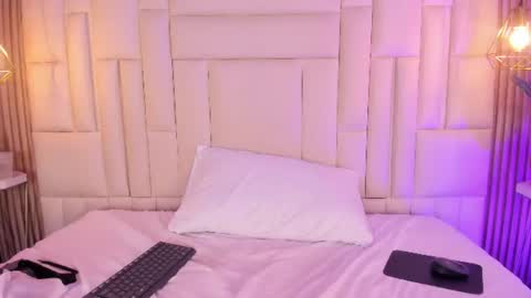 venez sofia  online show from July 2, 1:03 am