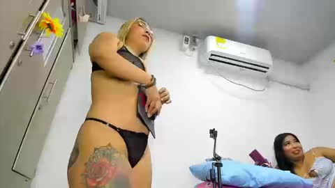 vennuss01 online show from March 19, 10:36 pm