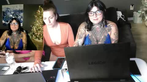 VentressInk online show from November 14, 2:47 am