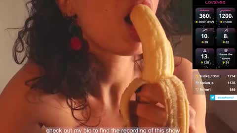 Snapshot of venus_in_jeans chatting on January 15, 8:05 pm Bella online show from January 15, 8:05 pm