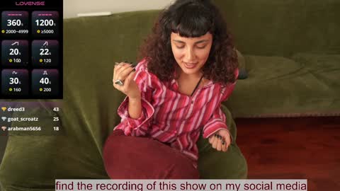 Snapshot of venus_in_jeans chatting on October 14, 12:30 pm Bella online show from October 14, 12:30 pm