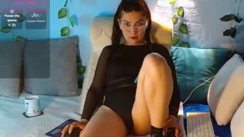 Catalina online show from July 19, 1:41 am