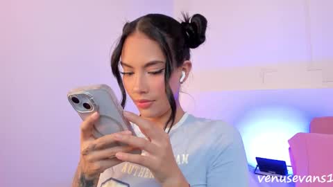 Venus Evans online show from December 5, 2:59 pm