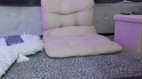 venusinylons online show from February 6, 9:39 pm