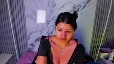 Venusowen  online show from June 15, 1:03 pm