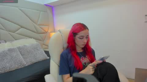 venusxneo online show from October 6, 6:37 pm