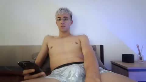 venuxzy online show from July 25, 11:08 am