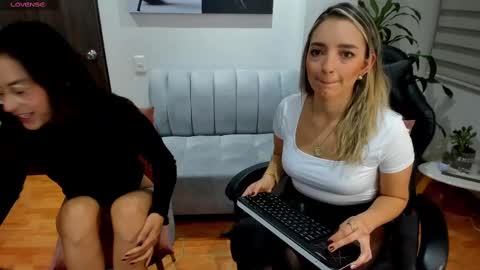Snapshot of veromars_ chatting on March 11, 1:48 am Catalina online show from March 11, 1:48 am