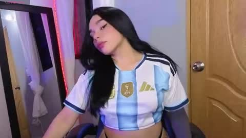 veronica_118 online show from July 7, 2:24 am