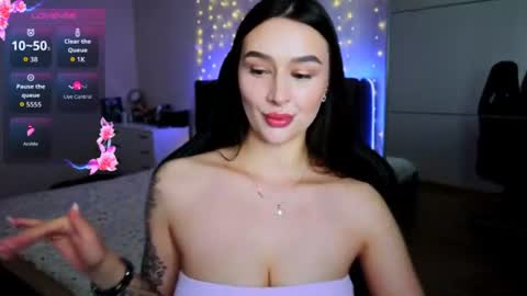 Veronica online show from July 9, 8:35 pm