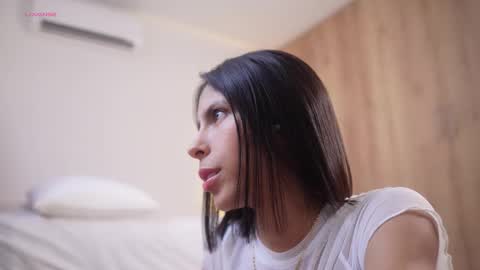 Veronica online show from November 28, 3:41 pm