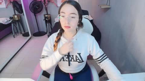 veronica online show from February 3, 7:18 pm