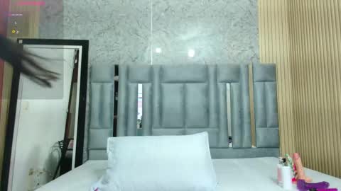 Veronica online show from March 14, 1:15 pm