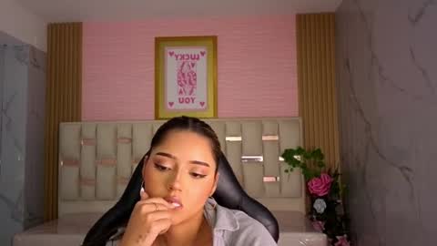 veronicaa_s online show from July 8, 8:12 pm