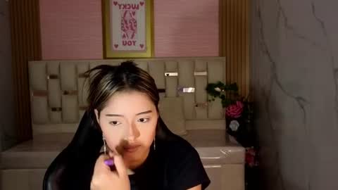 veronicaa_s online show from June 18, 8:14 pm