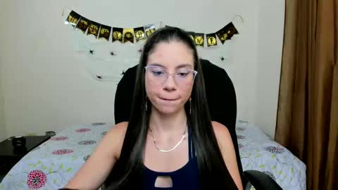 Snapshot of veronicamiller22 chatting on October 16, 2:55 am Veronica Miller online show from October 16, 2:55 am