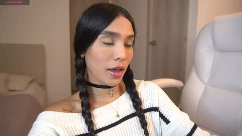  V A L  help me reach 100likes online show from February 4, 2:48 am