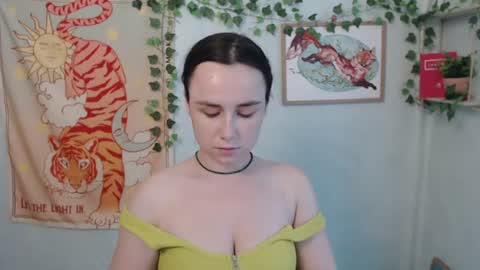 veryveryvery_shy online show from July 16, 10:40 am