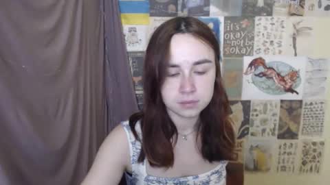 veryveryvery_shy online show from November 25, 12:15 pm