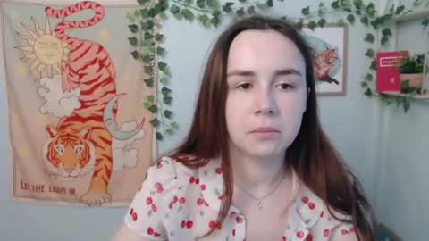 veryveryvery_shy online show from June 16, 5:44 am