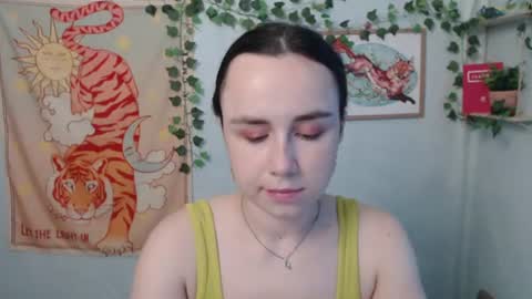 veryveryvery_shy online show from July 22, 6:04 am