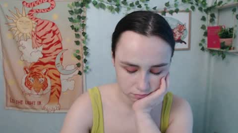 veryveryvery_shy online show from July 10, 7:46 am