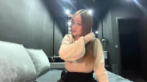 Esta online show from November 7, 2:19 pm