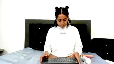 Frida online show from April 28, 1:48 pm