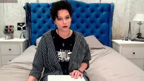 Via online show from June 8, 9:16 pm