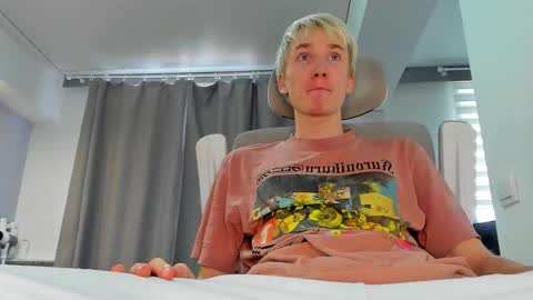 vibemygirl online show from November 6, 8:39 am