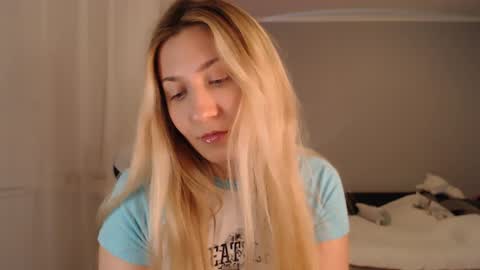 Amelia online show from December 24, 8:05 pm