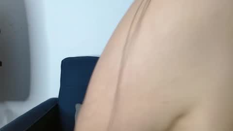vicno_couple online show from May 1, 2:05 am