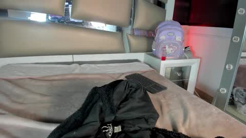 Victoria online show from November 14, 5:42 am