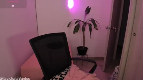 Victoria Santos online show from February 3, 12:51 am