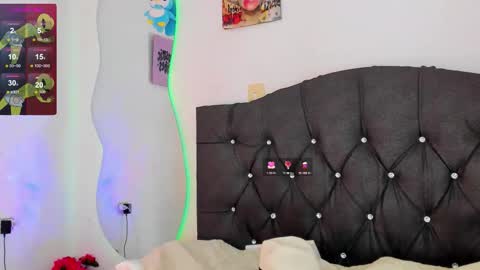 Snapshot of victoria_alien chatting on October 10, 5:19 pm Victoria independent model online show from October 10, 5:19 pm